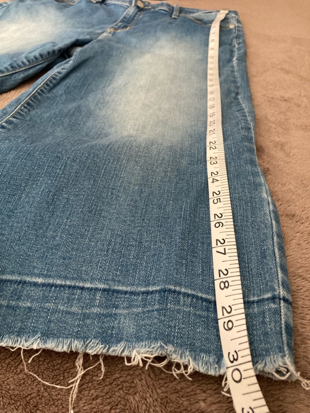 Mossimo Supply Co. Relaxed Light Blue Fade Wide leg crop Jeans size 12 - Picture 8 of 9